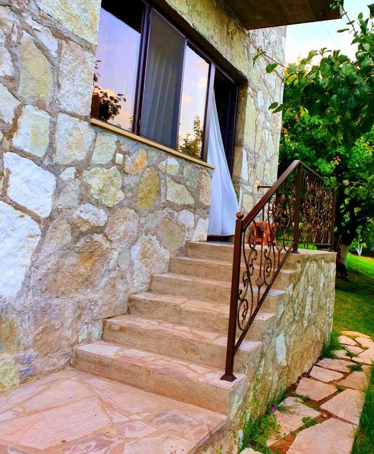 Guest House Ijevan'S Garden Ngoại thất bức ảnh